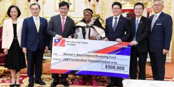 Her Majesty the Indlovukazi receives a E9.3M cheque from Taiwan’s Foreign Minister, H.E. Lin Chia-Lung, at Ludzidzini Royal Residence.