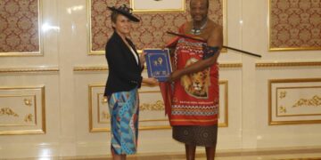 Canada’s incoming High Commissioner H.E Sara Nicholls presents her credentials to His Majesty King Mswati III during a formal ceremony at Lozitha Palace.