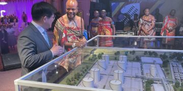 King Mswati III launches the 3D model of the Phuzamoya oil reserve project