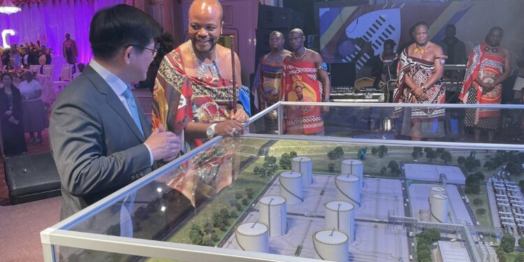 King Mswati III launches the 3D model of the Phuzamoya oil reserve project