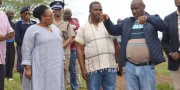 DPM Thulisile Dladla speaks with Lunkuntfu residents during a site visit on rural service challenges.