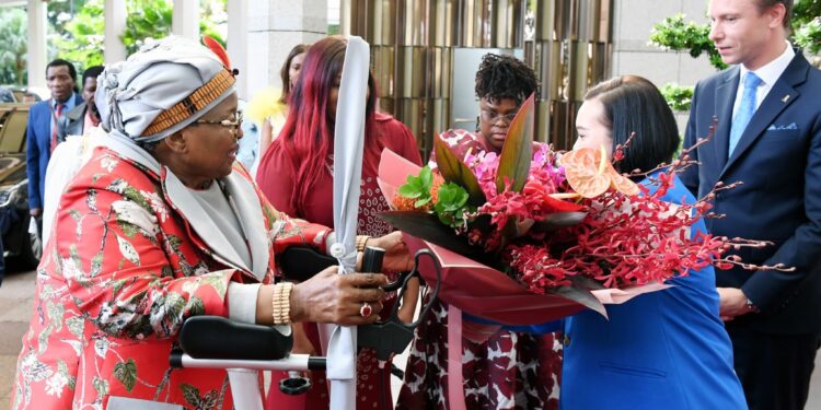 Her Majesty the Indlovukazi arrives at Changi Airport in Singapore for an official visit.