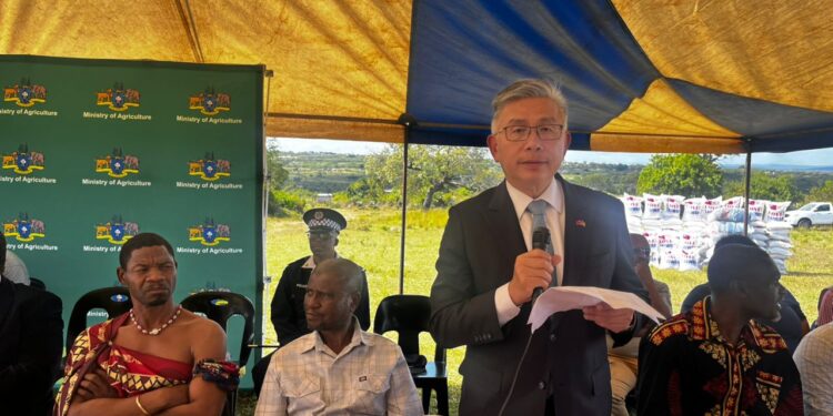 Minister of Agriculture Mandla Tshawuka and officials from the Embassy of the Republic of China (Taiwan) mark Taiwan’s E11 million support for the construction of the Sidvokodvo Dam. Photo by Embassy of the Republic of China (Taiwan) – Eswatini