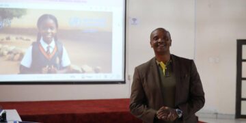 Sbu Mngadi delivers a session on AI-powered health communication during a training for health professionals at Sibane Sami Hotel. Photo: Stratcom