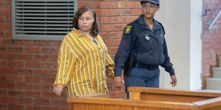 Kelly Smith (L) was found guilty of trafficking her six-year-old daughter © RODGER BOSCH / AFP