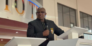 Marwick Khumalo delivers an emotional tribute during the memorial service of the late former Senate Deputy President, Ngom’yayona Gamedze, at Metropolitan Church on Friday.