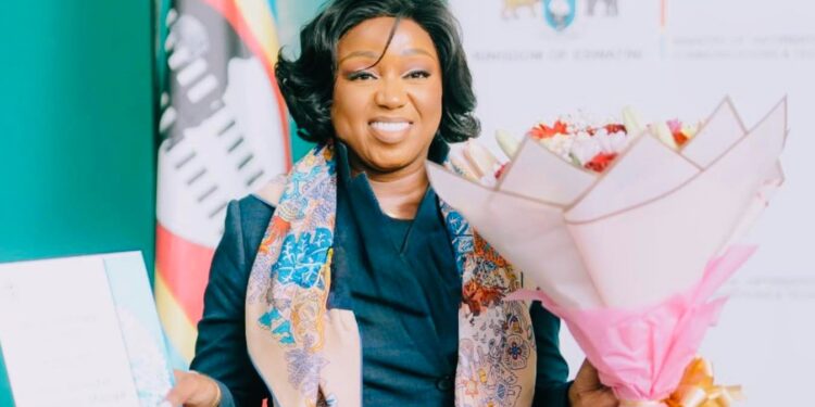 Minister of ICT Savannah Maziya receives the 2025 Blue Sheroes Award from Standard Bank Eswatini in recognition of her efforts to empower women and girls in technology and digital inclusion.