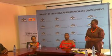 Minister S’khumbuzo Dlamini welcomes His Royal Highness Dr. Chief Chamuka VI of Zambia during a courtesy visit in Lobamba ahead of the Local Government Conference.