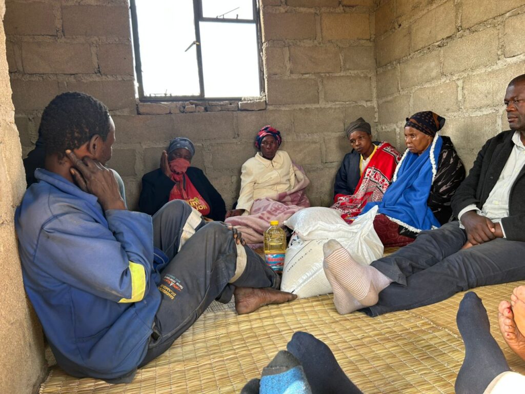 Deputy Prime Minister’s office support: Officials deliver food and essential supplies to the Vilakati family in Mphini following the tragic death of five-year-old Bandile Kwinika, while also offering condolences to the Nxumalo family in Jericho after the loss of Tifezile Gwebu.
