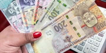 Emalangeni banknotes representing the E200 million worth of government bonds now open for public bidding. Photo by Central Bank of Eswatini.