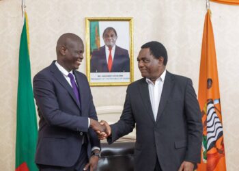 Zambian President Hakainde Hichilema (right) meets with South African Minister of International Relations and Cooperation Ronald Ozzy Lamola (left) during a courtesy visit to discuss the late former President Edgar Chagwa Lungu’s burial arrangements.