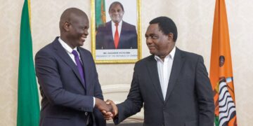 Zambian President Hakainde Hichilema (right) meets with South African Minister of International Relations and Cooperation Ronald Ozzy Lamola (left) during a courtesy visit to discuss the late former President Edgar Chagwa Lungu’s burial arrangements.
