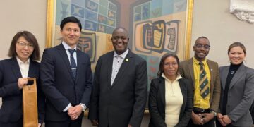 Ms Maeda, Mr Mochizuki, Mr Tshehla, Prof Scarlett Cornelissen (SUJC Director), Mr Thami Mahlobo (SUJC Coordinator), and Ms SHAW Maki (JICA Expert at SUJC)