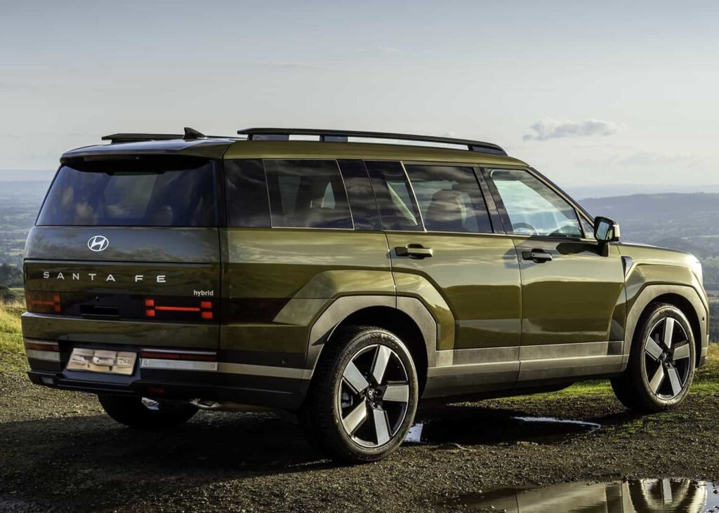 Boxy styling has elements from the Defender 130 and, at the rear, the controversial Ford Scorpio in the look of the light clusters. Image: Hyundai