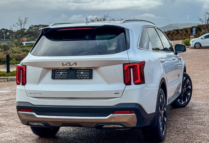Updated Kia Sorento price South Africa
Rear facia has also been given a makeover. Image: Kia