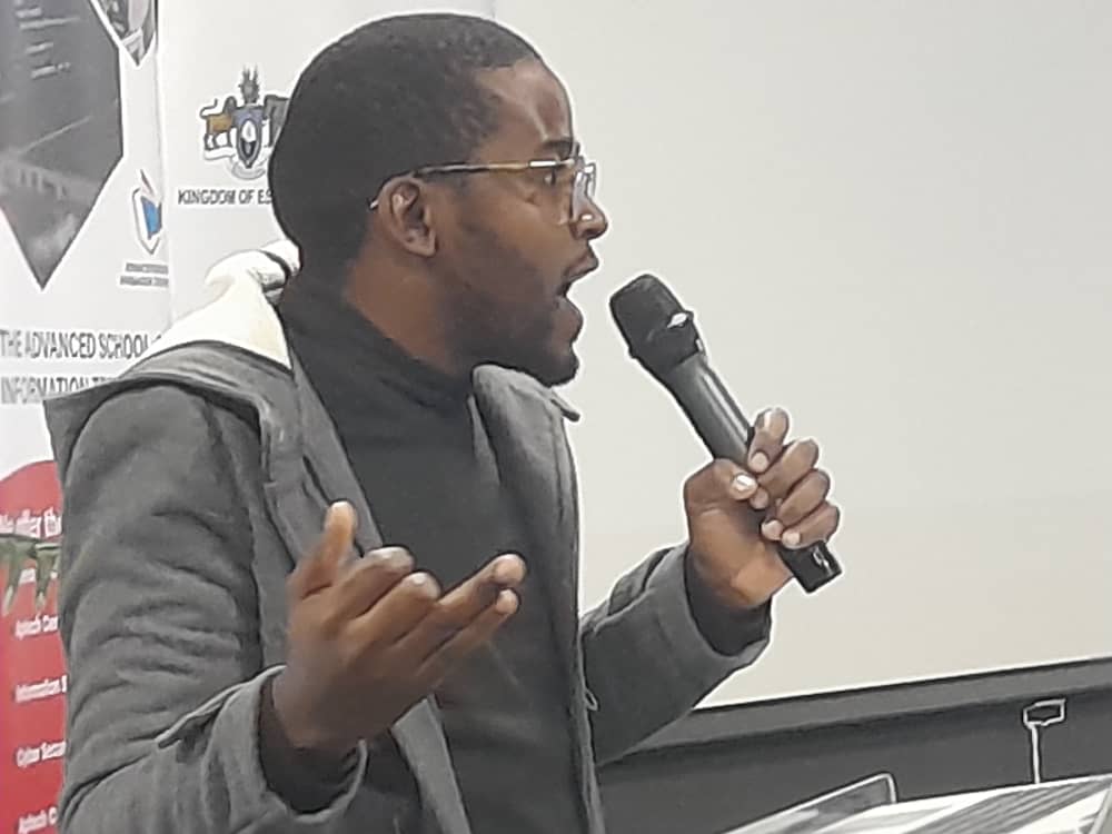 Siphiwo Lushaba sells his ideas to MPs