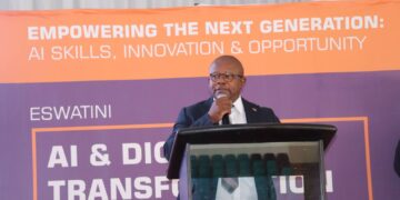 Minister of Commerce, Industry and Trade Manqoba Khumalo addressing youth at the AI and Digital Transformation Summit at the University of Eswatini.