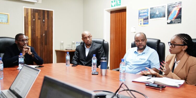 ERS Commissioner General Brightwell Nkambule meets with Ezulwini Municipality CEO Mathokoza Shongwe to discuss the rollout of the Bafundzise Campaign in Ezulwini.