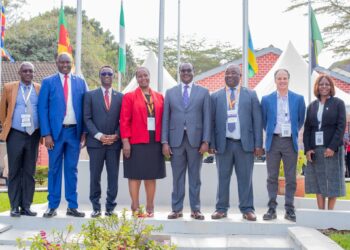 Minister Owen Nxumalo joins fellow delegates for a group photo at the STEMtastic Adventures! Africa Symposium in Nairobi, Kenya.