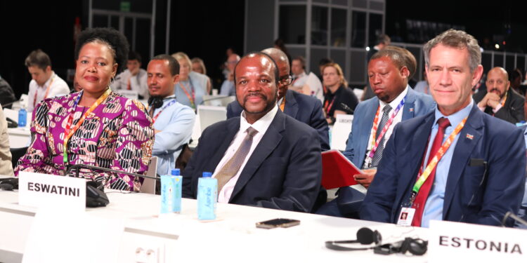 His Majesty King Mswati III, joined by Finance Minister Neal Rijkenberg and Foreign Affairs Minister Pholile Shakantu, discusses Eswatini’s economic gains with delegates in Sevilla.