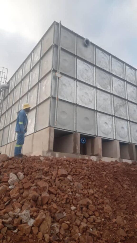 The new potable water scheme for Sinyamantulwa, commissioned by EWADE, features a solar facility and a water tank to provide clean and safe drinking water to over 3,240 residents in the remote community.