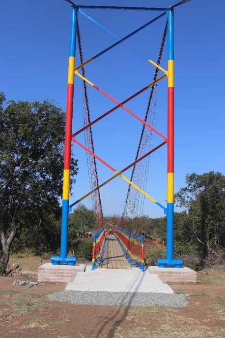 The newly completed Inkhosiyaphendvula Suspended Footbridge stretches 84 metres across the Mpofu River, now officially Eswatini’s longest footbridge, serving the Macetjeni community with year-round access.