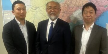 Minister-Counsellor Yasushi Naito of the Embassy of Japan meets with JICA South Africa Chief Representative Kaoru Okada and Senior Representative Taigo Sasaki during a courtesy visit to the JICA Office in Pretoria ahead of TICAD 9.