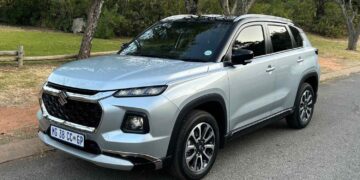 Our Suzuki Grand Vitara is clad in bicolour Splendid Silver with black roof and side mirrors. Picture: Jaco van der Merwe