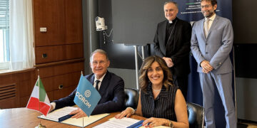 ICCROM’s Director-General, Aruna Francesca Maria Gujral and Italian Deputy Minister of Foreign Affairs and International Cooperation, Edmondo Cirielli