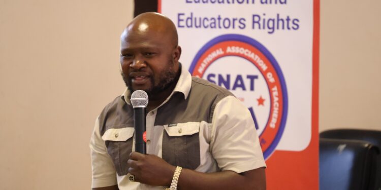 SNAT poll shows teachers back 4% pay rise