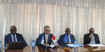 Officials from Japan, the Government of Lesotho, and WFP sign an Exchange of Notes in Maseru to support preschool feeding programmes across the country.