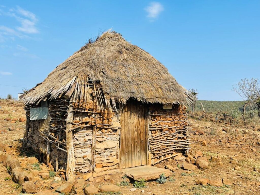 The dilapidated structure previously occupied by one of the beneficiaries before the intervention by government and Maloma Colliery.