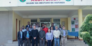 Participants of the Taiwan Africa Vegetable Initiative training gather for a group photo after a session on genetic diversity in plant breeding.