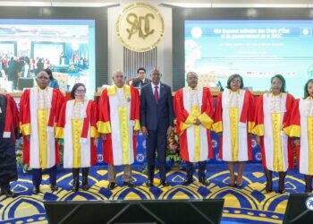 Elias Magosi takes oath after being reappointed for a second term as SADC Executive Secretary during the 45th Ordinary Summit in Madagascar.