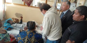 Deputy Prime Minister Thulisile Dladla and Taiwan Ambassador Jeremy Liang visiting 10-year-old Amahle Simelane at Mbabane Government Hospital after her surgery