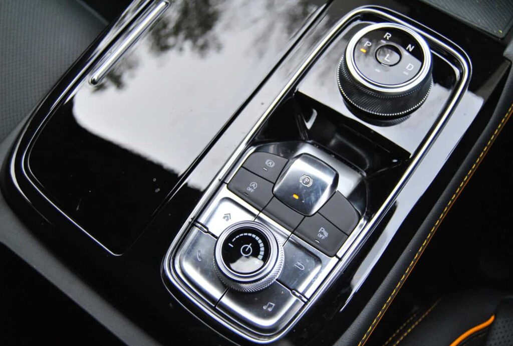 Physical controls still adorn the floating centre control, as does the rotary dial for the seven-speed dual-clutch gearbox.