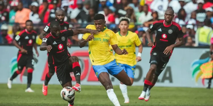 Orlando Pirates and Mamelodi Sundowns battle it out on the pitch