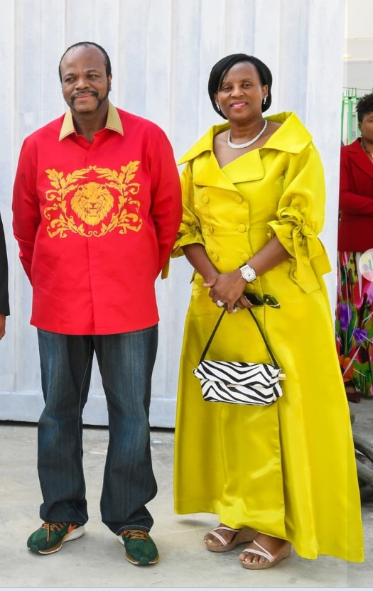 Inkhosikati LaMotsa spotted wearing a chartreuse iridescent Thula Sindi off-shoulder satin dress during a visit to Turkmenistan alongside His Majesty King Mswati III. The stunning design, by the acclaimed South African designer, Thula Sindi.