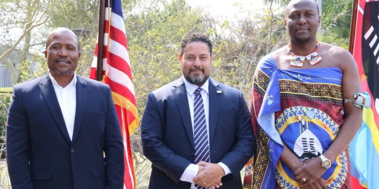 Prime Minister Russell Dlamini, US Chargé d’Affaires Marc Weinstock, and Biogas Chief Operations Officer Sbusiso Mkhawanazi during a meeting at the US Embassy in Ezulwini.