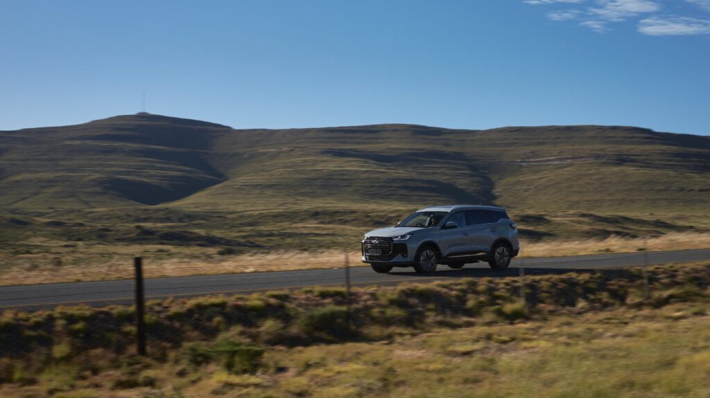 The Chery Tiggo 9 PHEV and Tiggo 7 PHEV proved their endurance by covering over 1,200km on a single tank during the Chery 1 Tank Challenge. Photo: TopGear SA
