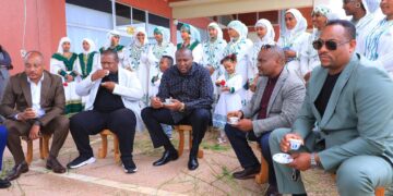 Prime Minister Russell Mmiso Dlamini with Labour and Social Security Minister Phila Buthelezi, joined by Ethiopia’s Minister of Agriculture, the Governor of Oromia State and other officials during the visit to Jimma District.