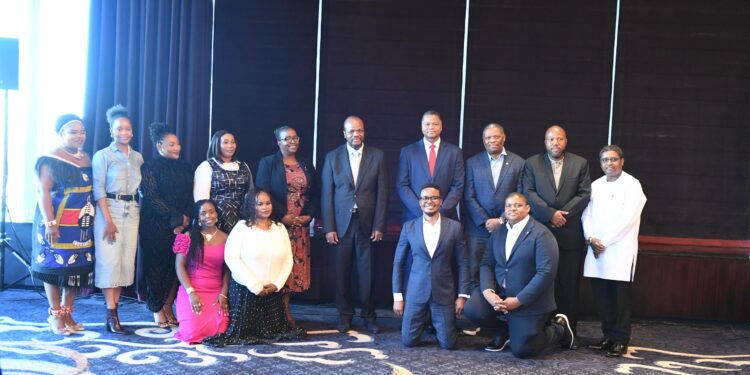 EmaSwati students and professionals meet King Mswati III in New York to discuss returning home with skills and investment ideas