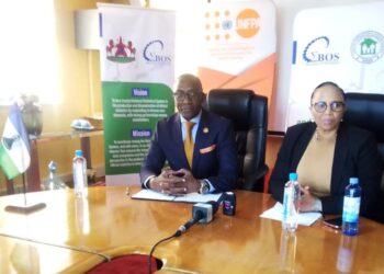 Dr Rets’elisitsoe Matlanyane receives census tablets from UNFPA Representative John Kennedy Mosoti in Maseru on 11 September 2025.