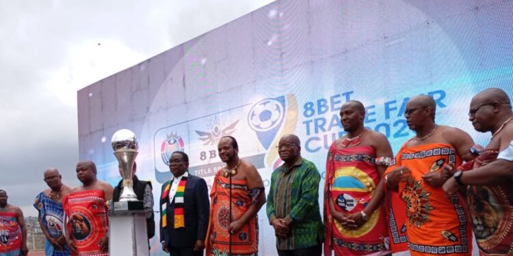His Majesty King Mswati III joined by Zimbabwe President Emmerson Mnangagwa, former Botswana President Ian Khama, former South African President Jacob Zuma and other dignitaries as they receive the 8Bet Trade Fair Cup trophy during the opening of the Eswatini International Trade Fair at Mavuso Sports Centre.
