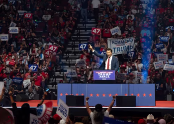 Charlie Kirk speaks during a campaign rally for President Donald Trump at Desert Diamond Arena on August 23, 2024 in Glendale, Arizona.