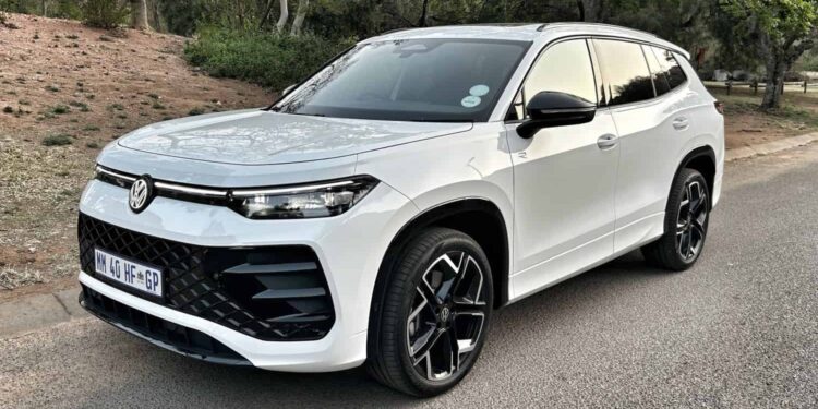 The VW Tayron clad in Pure White paintwork and kitted out in the Black Style Package. Picture: Jaco van der Merwe