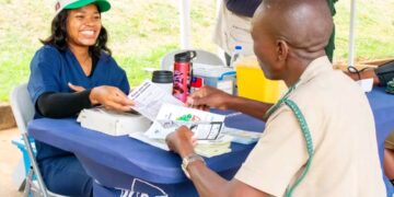 PSHACCs Nombulelo Nombulelo Dlamini assisting sergeant Lusekwane Sikhondze