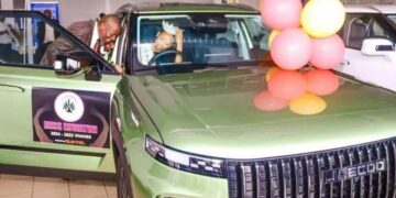 Miss Eswatini Temvelo Mtsetfwa and Minister of Sports, Culture and Youth Affairs Muzi Bongai Nzima. | Pic, Facebook