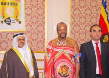 His Majesty King Mswati III poses with H.E Salem Rashed Al-Shebli, Ambassador of Kuwait, and H.E TARAROV Vladimir Nikolaevich, Ambassador of Russia, at Lozitha Royal Palace.