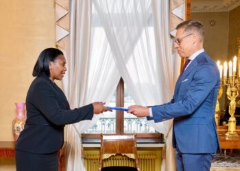 Her Excellency Thandazile Mbuyisa presenting her Letters of Credence to President Alexander Stubb in Helsinki on 3 October 2025.